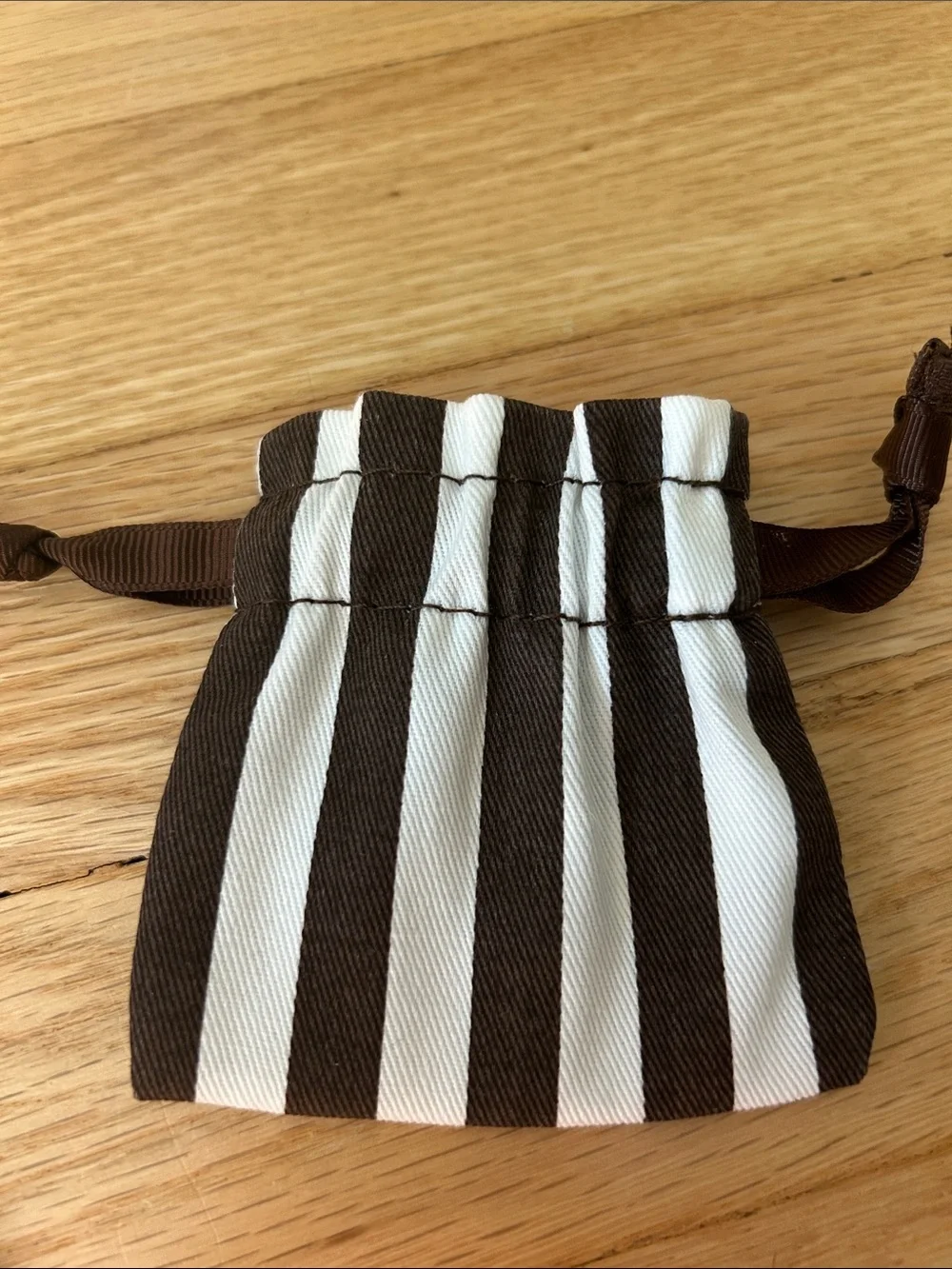 Henri Bendel NWT Three-Tone Key Charm Keyring - Dust bag included!